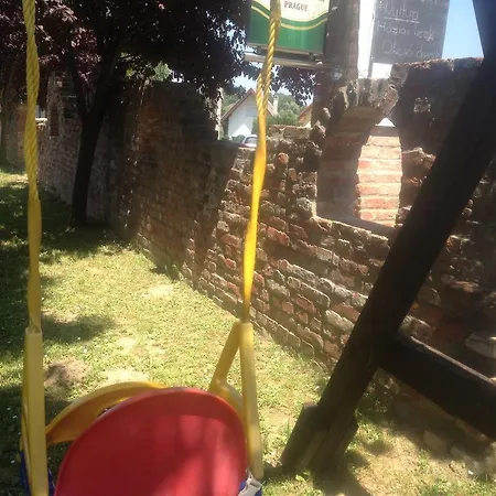 Kastely Fogado *