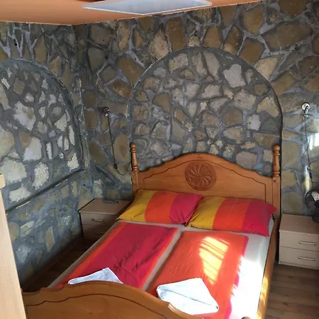 Kastely Fogado * Gyékényes